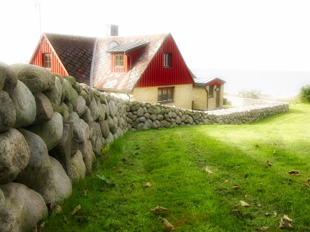 Avstyckning av tomt där ägaren ville ha en gedigen gräns lik fäladen på övrig mark mot Mölle.